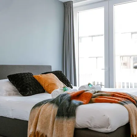 Huswell - Modern With Sunny Terrace In Apartamento *