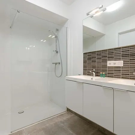 Apartamento Huswell - Modern With Sunny Terrace In *