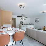 Appartement Casiola - Modern With Sunny Terrace In *