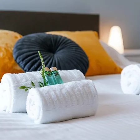 Lägenhet Huswell - Modern With Sunny Terrace In *