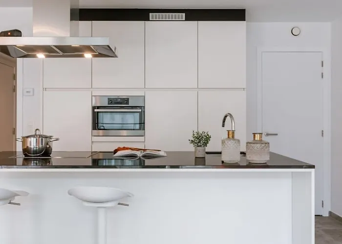 Casiola - Modern With Sunny Terrace In Lejlighed *