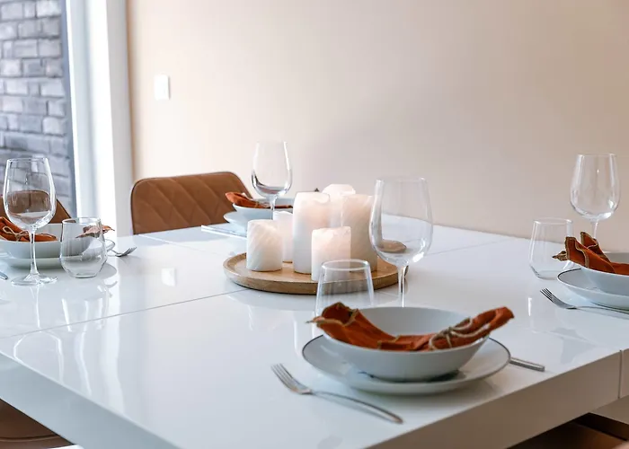 Huswell - Modern With Sunny Terrace In Apartment