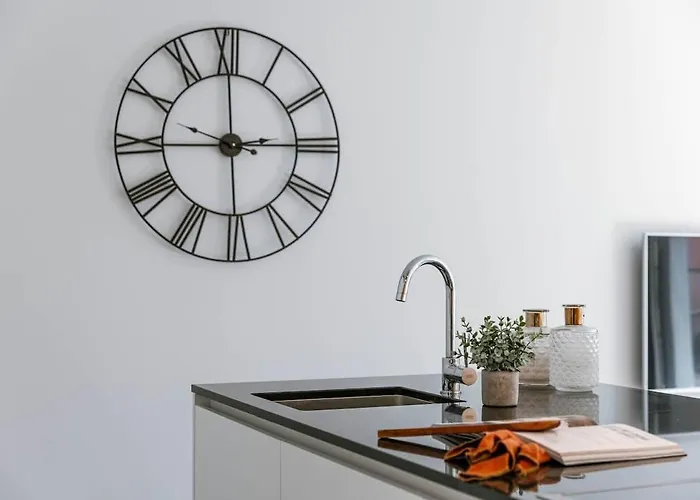 Apartment Huswell - Modern With Sunny Terrace In *