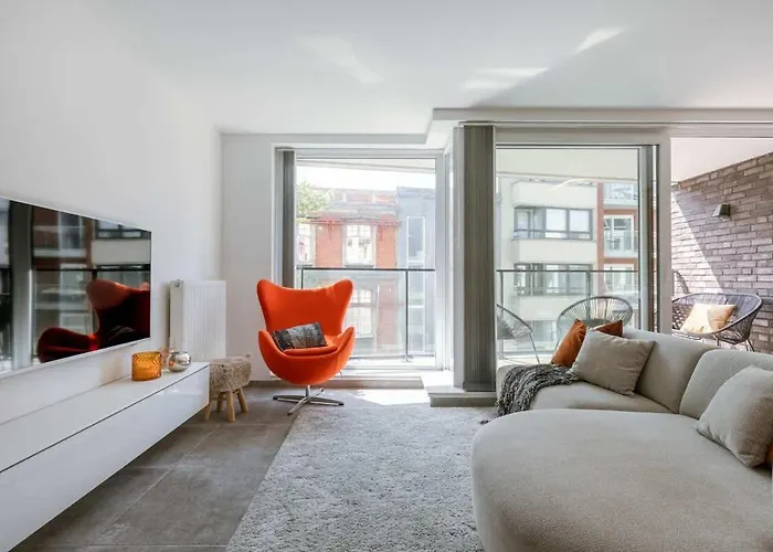 Casiola - Modern With Sunny Terrace In Lejlighed