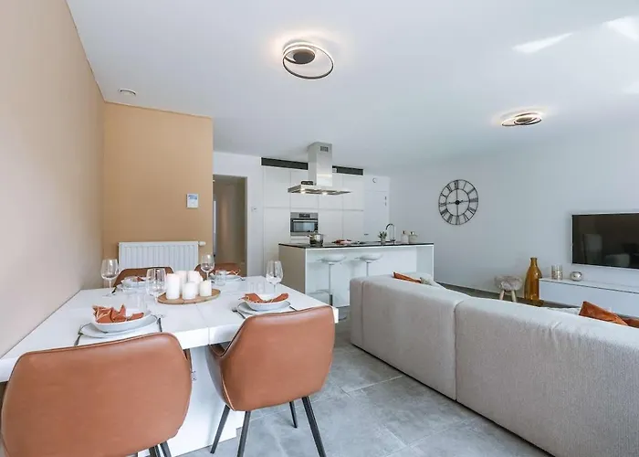 Lejlighed Casiola - Modern With Sunny Terrace In *