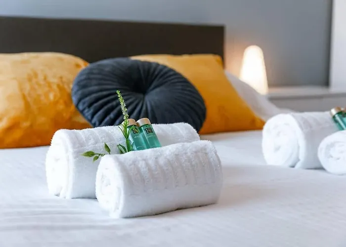 Casiola - Modern With Sunny Terrace In Lejlighed