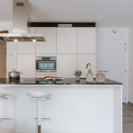 Huswell - Modern With Sunny Terrace In Appartamento *